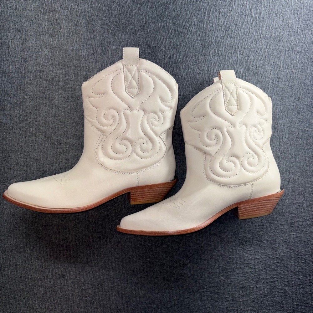 Schutz Cream Leather Western Ankle Boots Pointed Toe Cuban Heel Size 9B - Picture 2 of 9